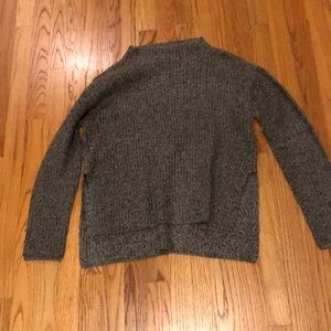Turtle neck long sleeve sweater
